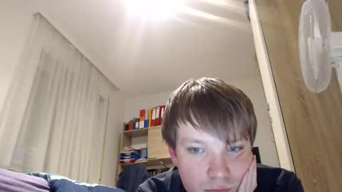 phillip25y online show from 04/01/26, 09:23