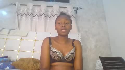 Snapshot of phoebe015 chatting on 02/03/26, 02:53 phoebe online show from 02/03/26, 02:53