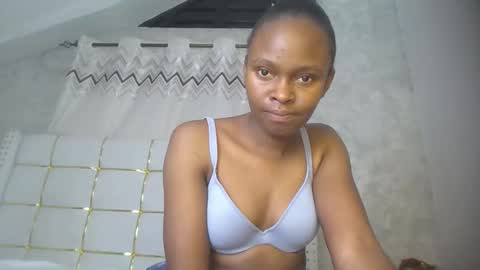 Snapshot of phoebe015 chatting on 02/16/26, 08:05 phoebe online show from 02/16/26, 08:05