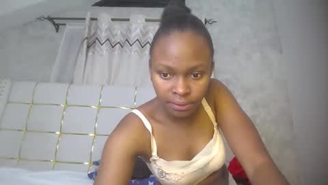 Snapshot of phoebe015 chatting on 02/17/26, 07:09 phoebe online show from 02/17/26, 07:09