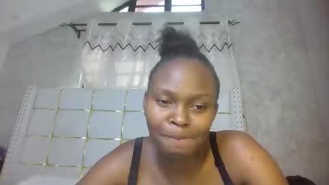 Snapshot of phoebe015 chatting on 02/20/26, 06:26 phoebe online show from 02/20/26, 06:26