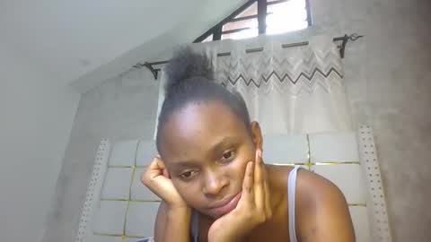 Snapshot of phoebe015 chatting on 02/24/26, 07:17 phoebe online show from 02/24/26, 07:17