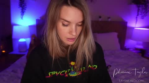 Snapshot of phoenix_taylor chatting on 01/10/26, 06:37 PHOENIX TAYLOR online show from 01/10/26, 06:37