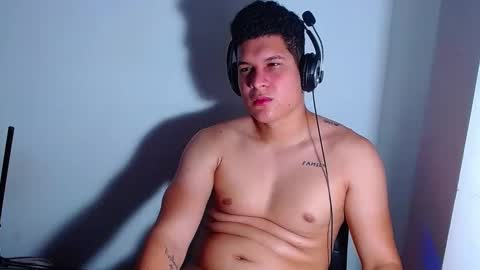 Snapshot of phoenixgnz08 chatting on 01/11/25, 02:04 AdnierGnz online show from 01/11/25, 02:04