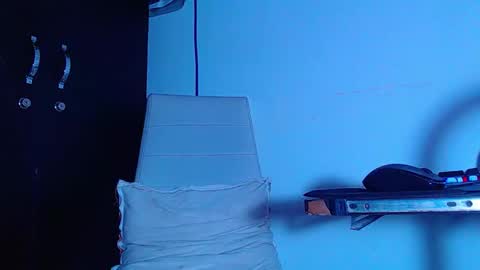 AdnierGnz online show from 04/10/26, 06:07