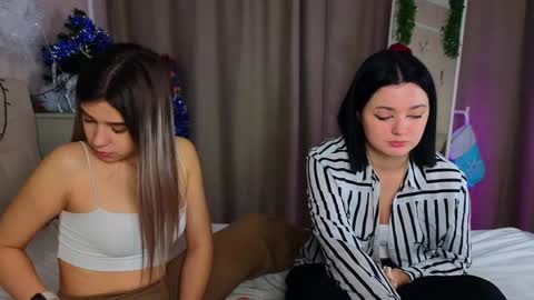 Lora black  and Lili blonde welcome you here online show from 12/24/24, 02:22