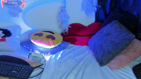  PIA FISHER  online show from 02/02/25, 02:06