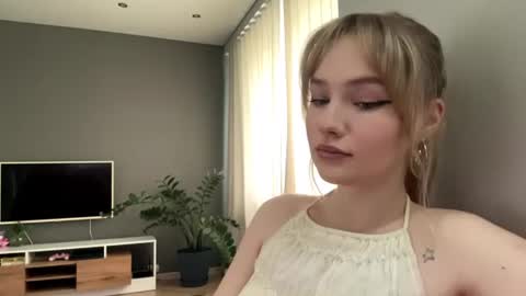 Kristie online show from 06/26/26, 02:05