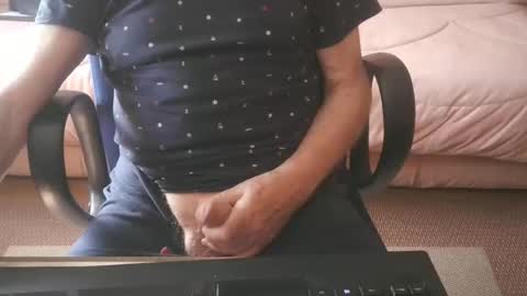 Snapshot of piavola chatting on 05/24/26, 07:35 piavola online show from 05/24/26, 07:35