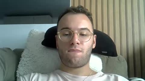 Snapshot of piazaocwbbb chatting on 12/18/25, 08:26 piazaocwbbb online show from 12/18/25, 08:26