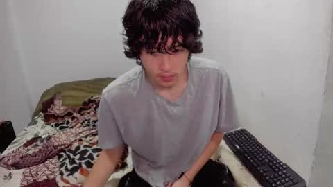 picaszomilos350 online show from 11/10/25, 10:03