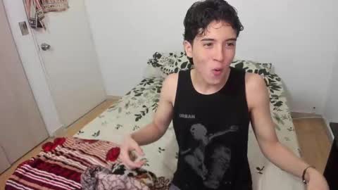 picaszomilos350 online show from 02/16/26, 05:31