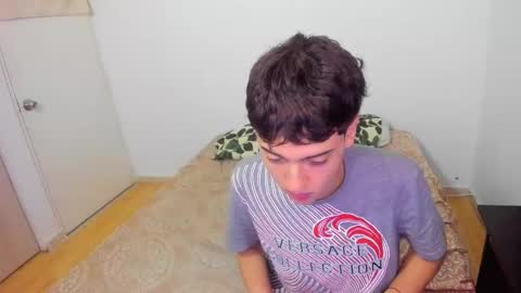 picaszomilos350 online show from 03/15/26, 07:03