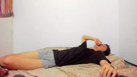 picaszomilos350 online show from 03/31/26, 07:42