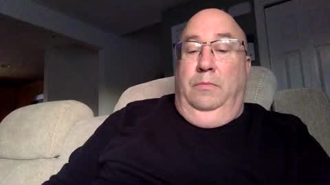 Snapshot of pickme11113 chatting on 12/13/24, 12:39 pickme11113 online show from 12/13/24, 12:39