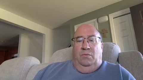 Snapshot of pickme11113 chatting on 10/28/25, 05:37 pickme11113 online show from 10/28/25, 05:37