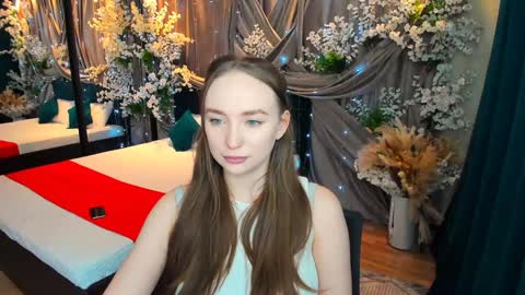 Emelie online show from 02/04/25, 10:21