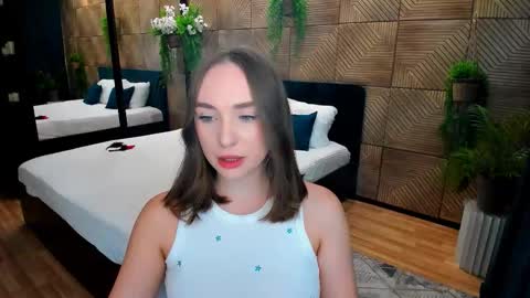 Emelie online show from 09/30/25, 07:30