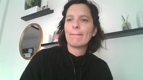 PIEDINIECOLLANT online show from 11/21/25, 01:43