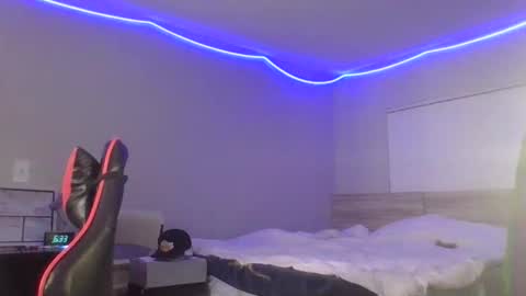 pierceddhabibi online show from 11/19/25, 02:33