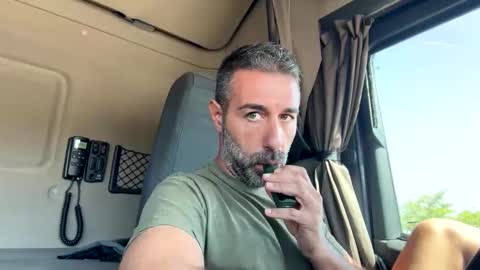 Snapshot of pierotu chatting on 09/16/25, 09:10 pierotu online show from 09/16/25, 09:10