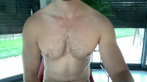 Snapshot of pierre81000 chatting on 10/23/25, 04:28 pierre81000 online show from 10/23/25, 04:28