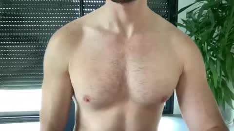 Snapshot of pierre81000 chatting on 11/26/25, 11:33 pierre81000 online show from 11/26/25, 11:33