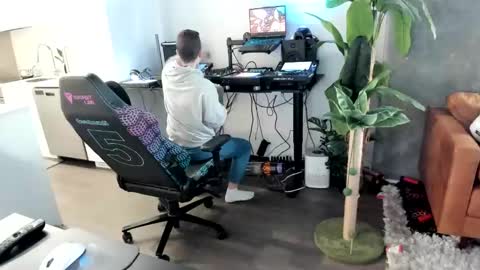 Pierre Fitch online show from 02/16/25, 10:32