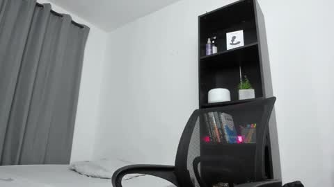 Snapshot of pierrevidal chatting on 02/26/25, 01:08 Pierre online show from 02/26/25, 01:08
