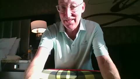 Snapshot of piethomas chatting on 11/09/25, 04:16 PieSunshine online show from 11/09/25, 04:16