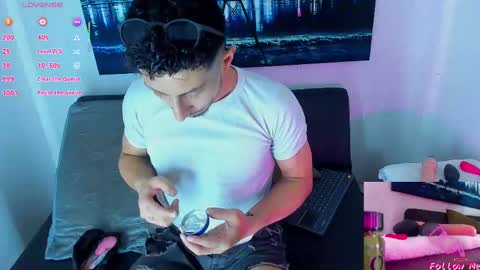 Snapshot of piggy_eddy chatting on 10/09/25, 08:29 Eddy Brock... Its a pleasure to talk to... online show from 10/09/25, 08:29