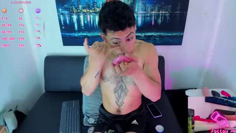 Snapshot of piggy_eddy chatting on 10/13/25, 04:56 Eddy Brock... Its a pleasure to talk to... online show from 10/13/25, 04:56