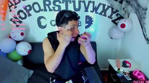 Snapshot of piggy_eddy chatting on 10/23/25, 08:29 Eddy Brock... Its a pleasure to talk to... online show from 10/23/25, 08:29