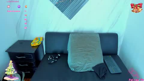 Snapshot of piggy_eddy chatting on 12/15/25, 04:50 Eddy Brock... Its a pleasure to talk to... online show from 12/15/25, 04:50