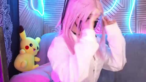 Snapshot of pika_pikaa chatting on 05/28/26, 01:25 Sonya online show from 05/28/26, 01:25