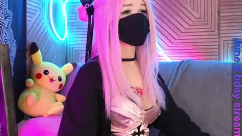Snapshot of pika_pikaa chatting on 06/01/26, 12:12 Sonya online show from 06/01/26, 12:12