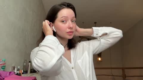 Trisha     online show from 01/30/25, 03:33