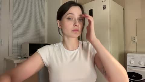 Trisha     online show from 09/28/25, 02:55