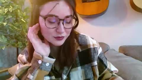 PilloGoddess online show from 11/30/25, 12:25