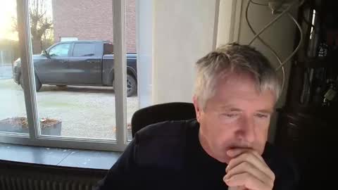 Snapshot of piloontje chatting on 12/01/25, 07:57 piloontje online show from 12/01/25, 07:57