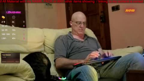 Snapshot of pilot_dave_69 chatting on 02/20/25, 07:19 Dave online show from 02/20/25, 07:19