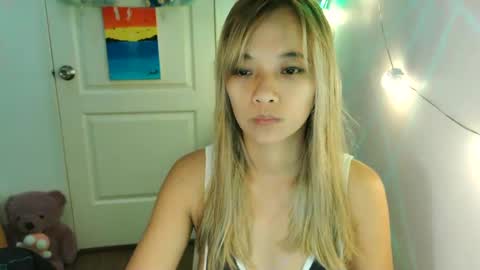 Snapshot of pinay_beauty14 chatting on 02/15/25, 12:48 pinay beauty14 online show from 02/15/25, 12:48