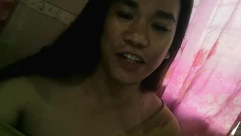 Snapshot of pinay_morena123 chatting on 11/16/25, 10:59 Perena online show from 11/16/25, 10:59