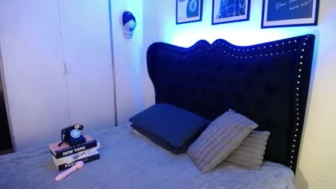 Snapshot of pinay_slutx chatting on 11/15/25, 12:41 dee online show from 11/15/25, 12:41