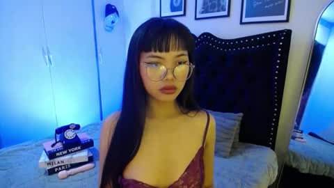 Snapshot of pinay_slutx chatting on 11/18/25, 07:13 dee online show from 11/18/25, 07:13