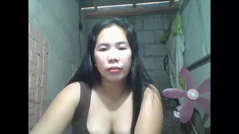 Snapshot of pinaychubbymomm chatting on 02/04/26, 01:00 pinaychubbymomm online show from 02/04/26, 01:00