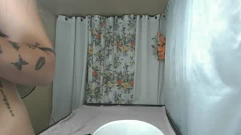 Snapshot of pinayhotty_yumie chatting on 05/01/26, 12:32 yumie online show from 05/01/26, 12:32