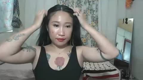 Snapshot of pinayhotty_yumie chatting on 05/28/26, 08:00 yumie online show from 05/28/26, 08:00