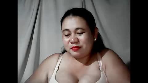 Snapshot of pinaymama12345 chatting on 05/17/26, 02:13 pinaymama12345 online show from 05/17/26, 02:13