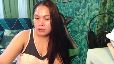 Snapshot of pinaymistress1983 chatting on 12/02/24, 01:24 PnayMistress1983 online show from 12/02/24, 01:24